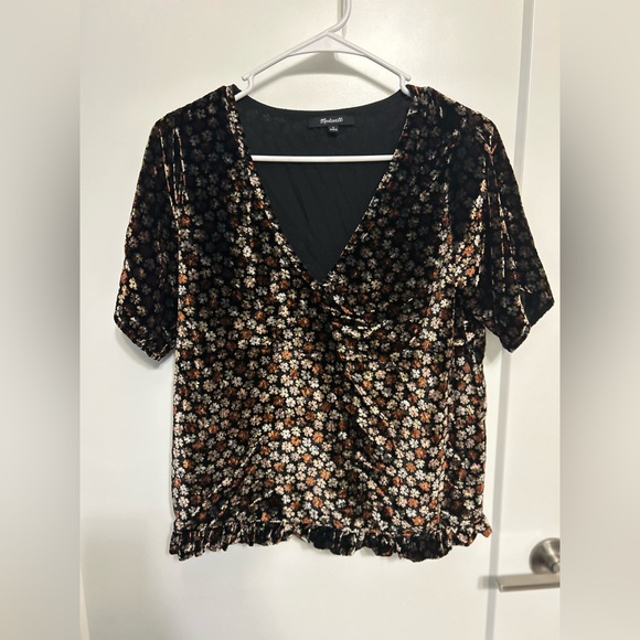 Like New Madewell Velvet Tulip-Sleeve Ruffle Top in Petite Bloom - Picture 2 of 12
